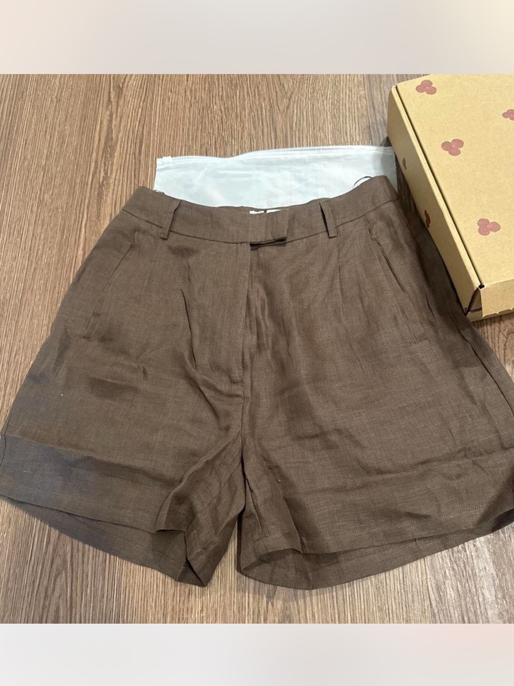 100% Linen Shorts in Brown